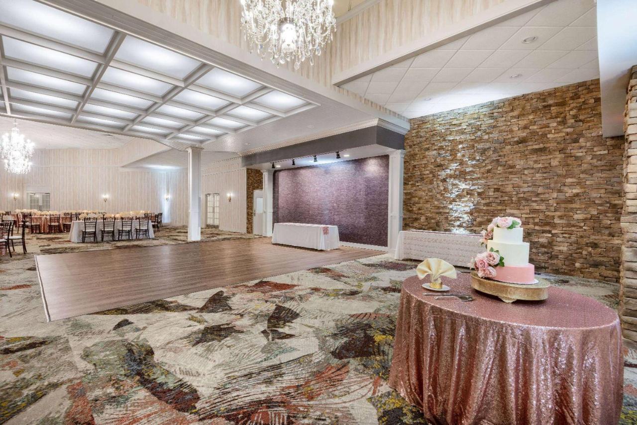 วินด์แฮม การ์เดน ยอร์ก Hotel ยอร์ค ภายนอก รูปภาพ
